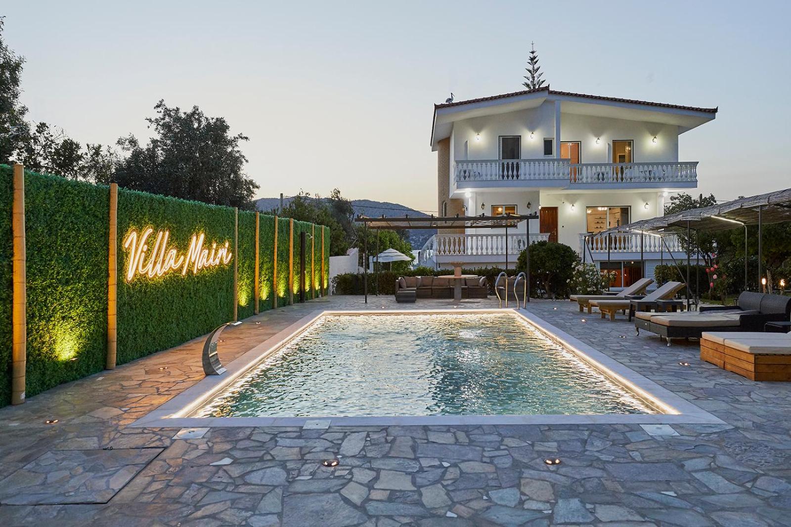 Villa Mairi - 2 Private Pools & Game Room Near Athens Szalamína Kültér fotó